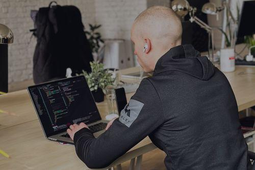 Front-end Development vs. Web Development: Differences and Similarities main photo